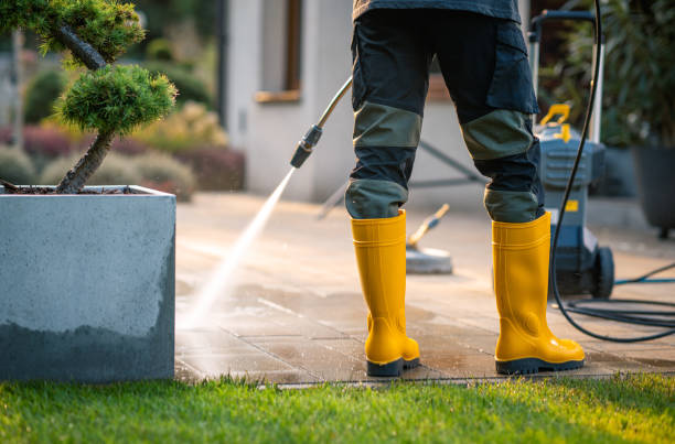 Best Deck Pressure Washing  in Salina, KS